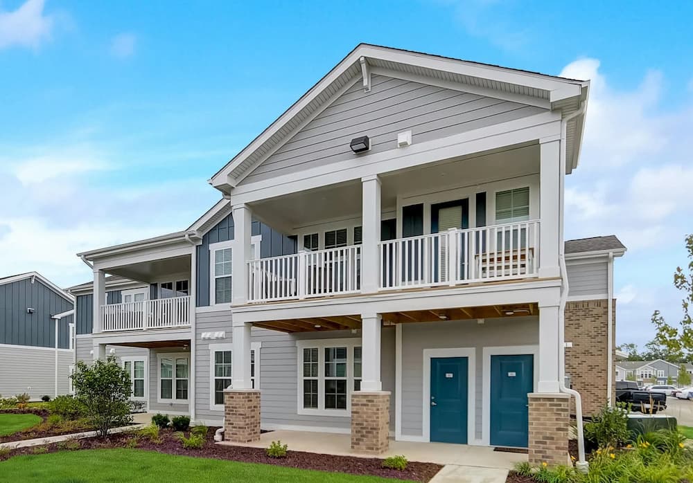 Private entry apartments