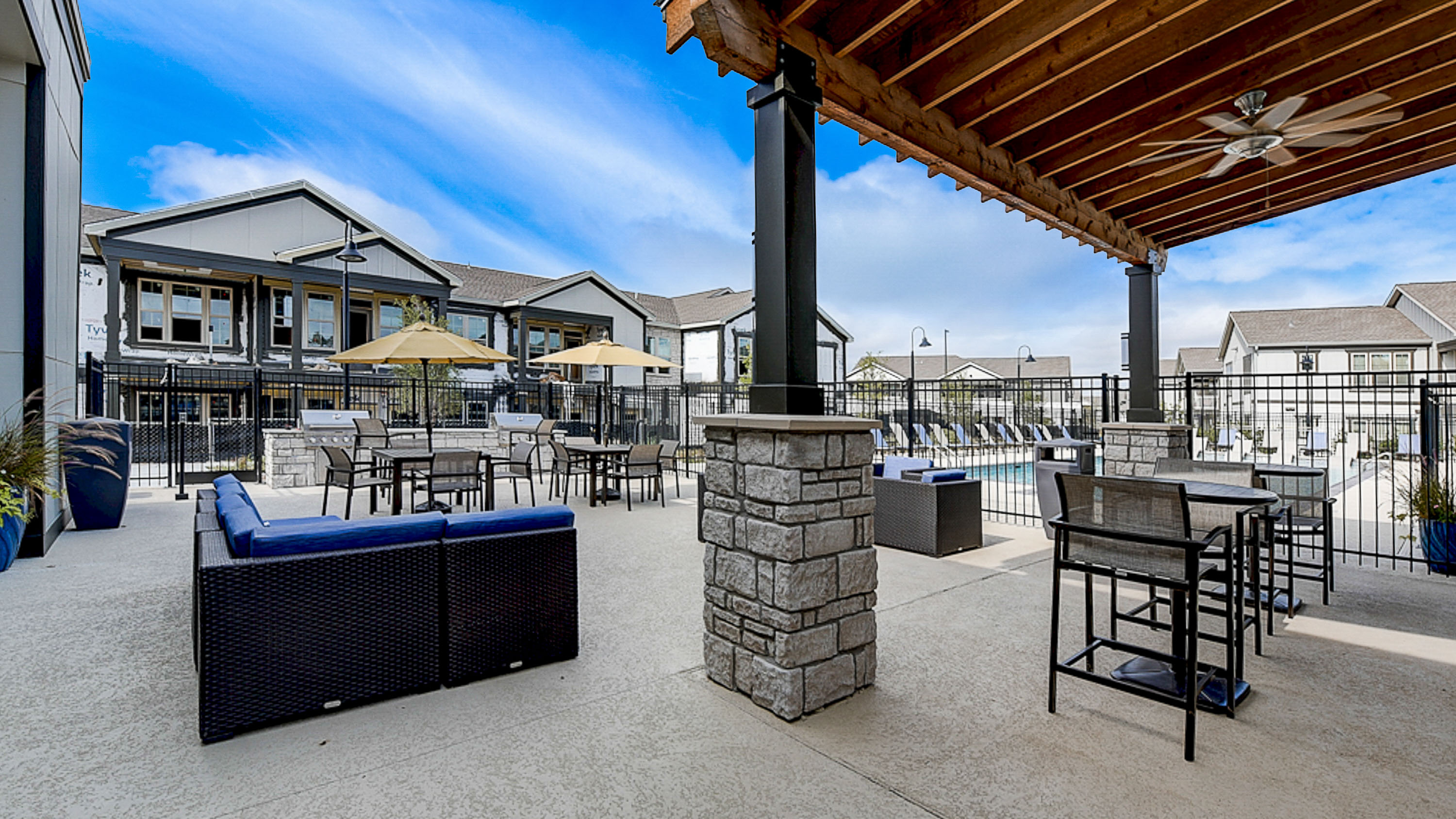 Lounge near the pool at Springs at Grand Prairie apartments-73