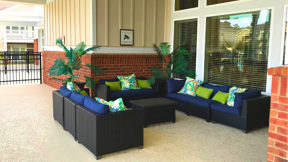 Outdoor lounge at Springs at McDonough Apartments