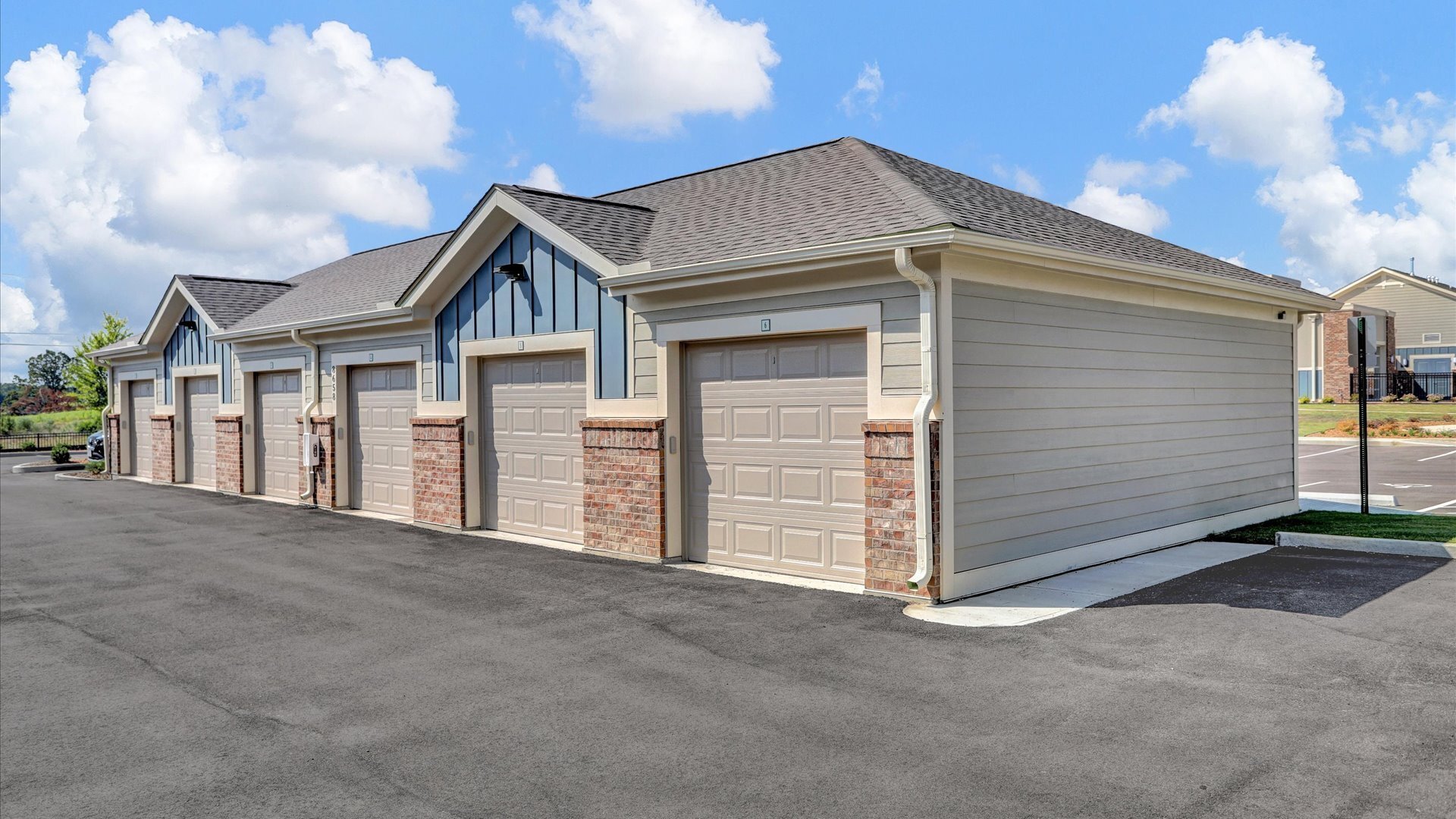 Springs at Colonial Detached Garages