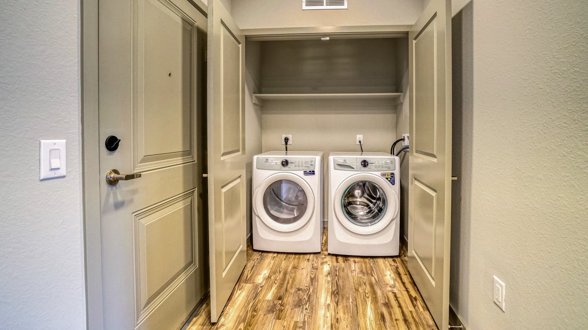 Forge BriargateWasher Dryer-9