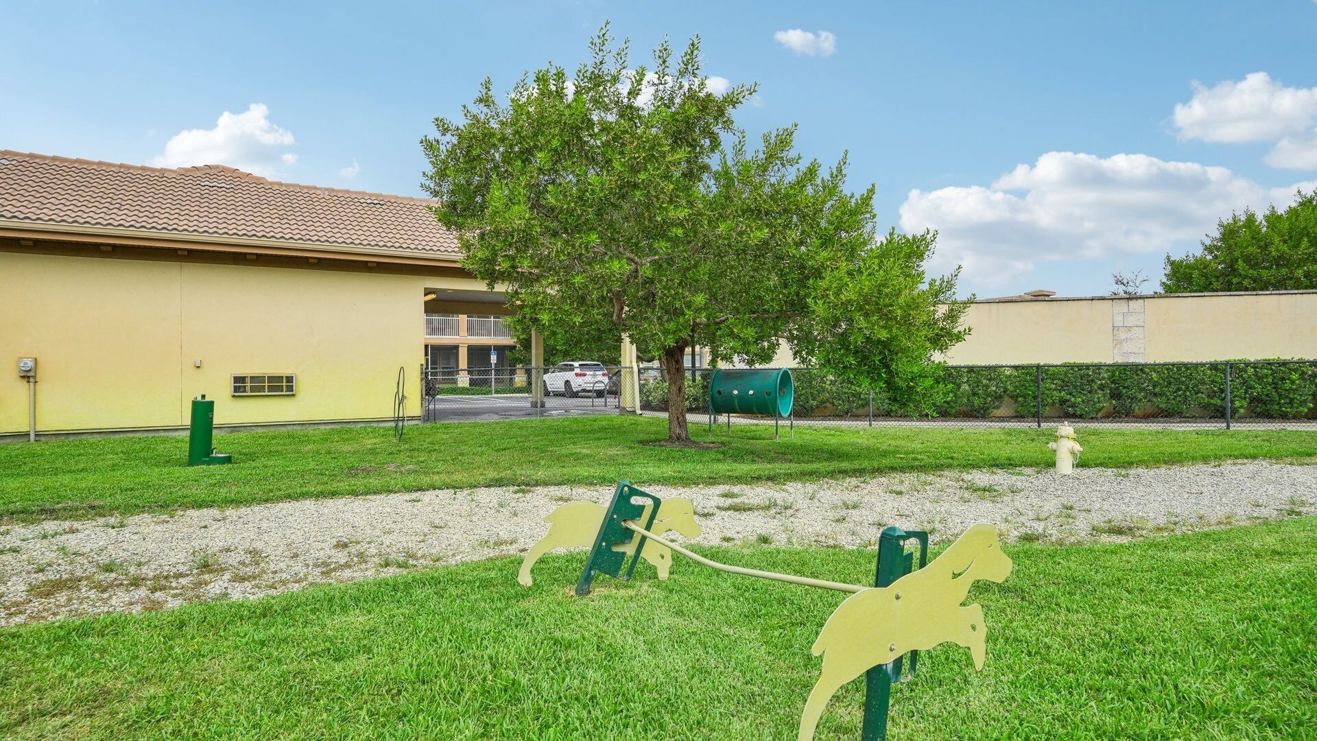 Gulf Coast Pet Playground (4)