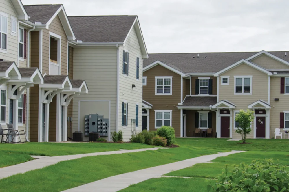 Bettendorf, IA Townhome Style Apartments for Rent Springs at Bettendorf