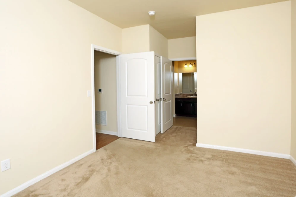 Bettendorf, IA Townhome Style Apartments for Rent Springs at Bettendorf
