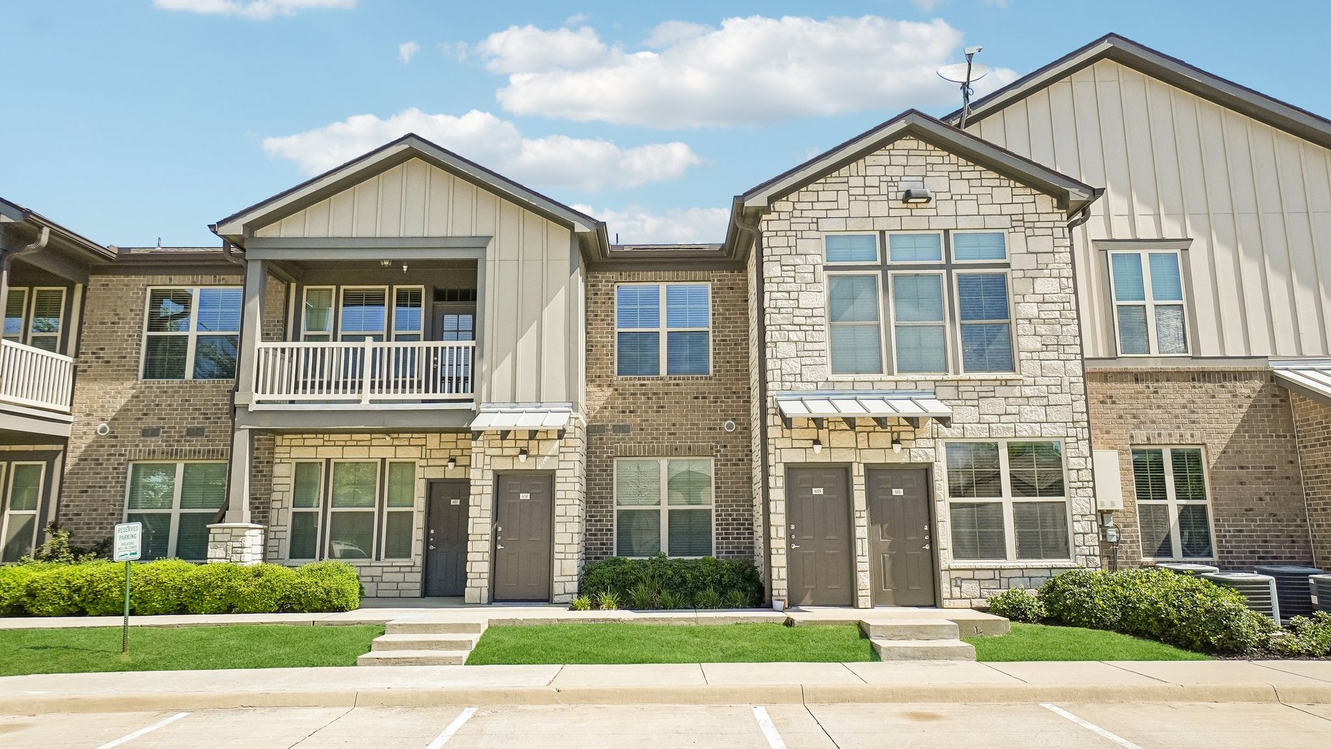 Springs at McKinney exterior streetscape view - McKinney, TX