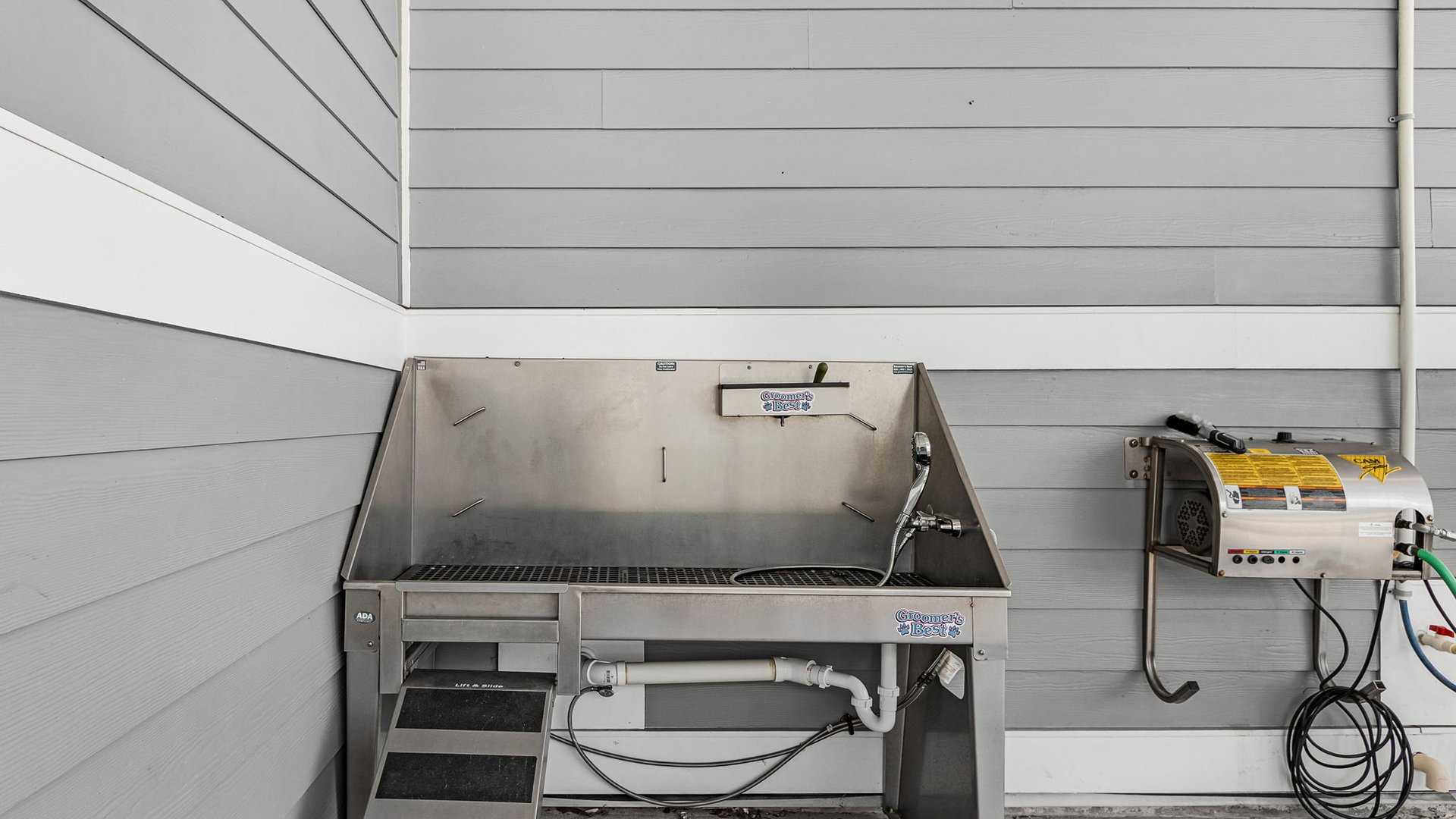 Springs at Daniels Parkway Pet Spa Springs at Daniels Parkway Pet Spa