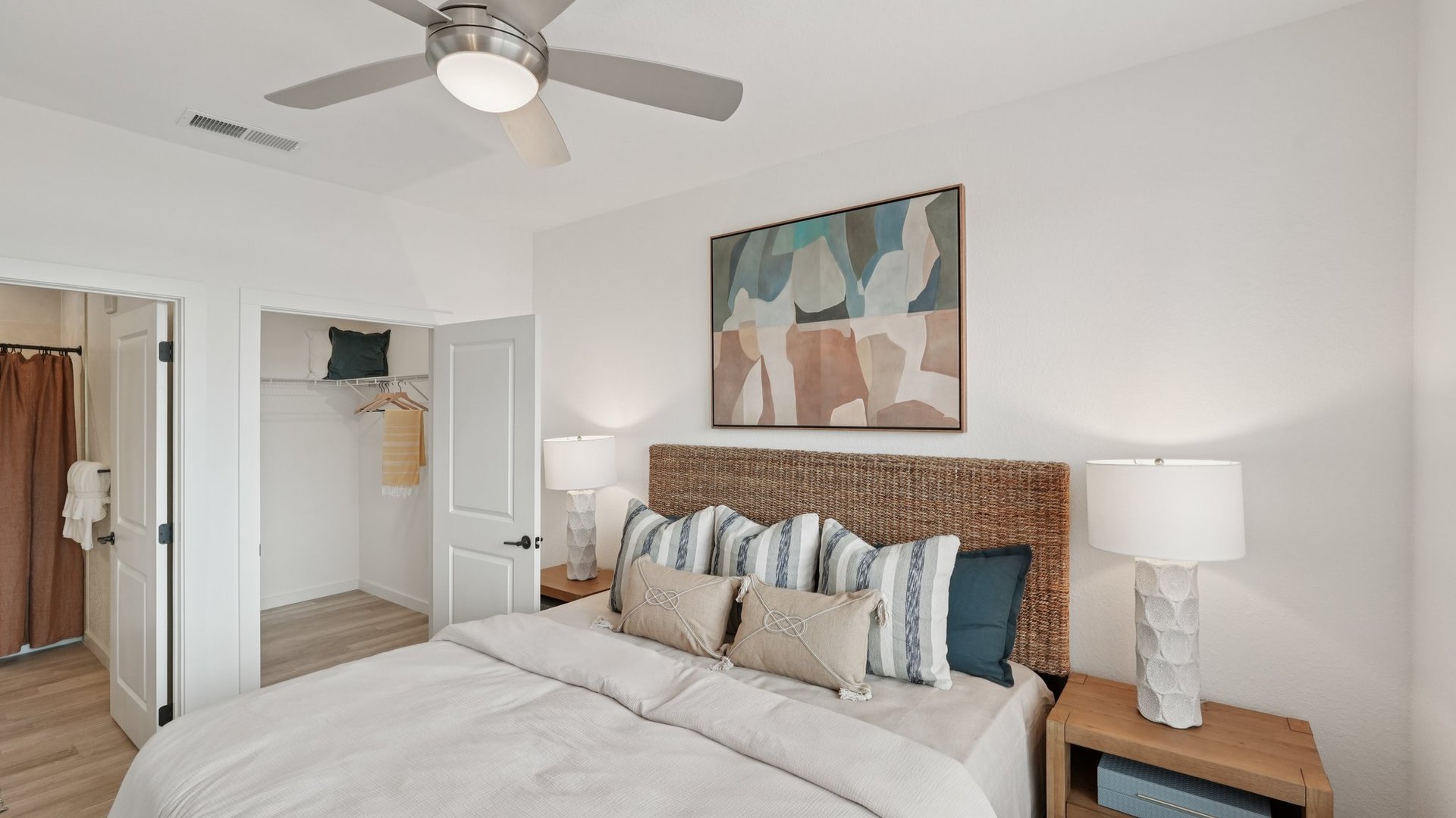 The Centro Bedroom (4)