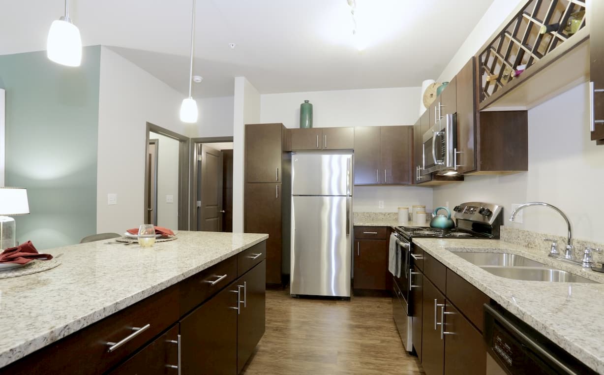 springs-at-south-elgin-south-elgin-il-2br-grand-courtyard---kitchen